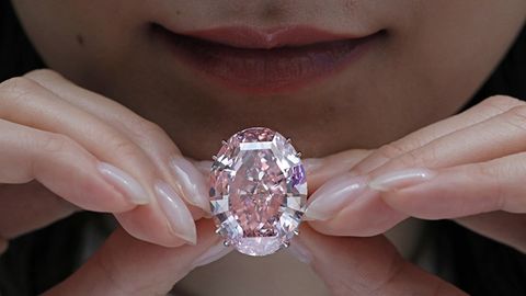 Гонконгда пуштиранг Pink Star бриллианти 71 млн долларга сотилиб рекорд ўрнатди