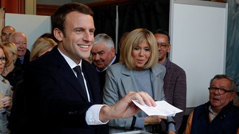 Makron Fransiya prezidentligiga saylovlarning 1-bosqichida 23,75%, Le Pen — 21,53% ovoz to‘pladi