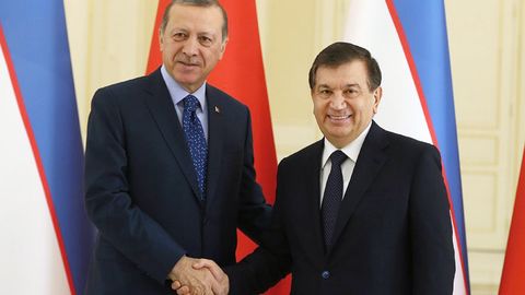 Shavkat Mirziyoyev Turkiya prezidentini referendumning muvaffaqiyatli natijalari bilan tabrikladi
