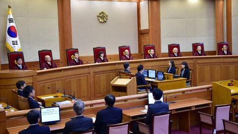 Seul sudi sobiq prezident Pak Kin Xening kotibini hibsga olishga order berishni yana rad etdi