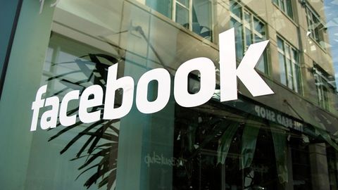 Facebook компанияси ижтимоий тармоқ орқали трансляция қилинган қотилликни «мудҳиш жиноят» деб атади