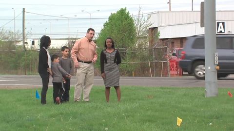 Amerikalik erkak farzandlariga namuna bo‘lish uchun topib olgan 14 ming dollarini qaytarib berdi