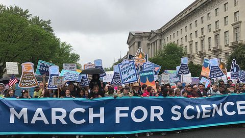 Amerikalik olimlar AQShning yirik shaharlarida norozilik namoyishlari o‘tkazdi