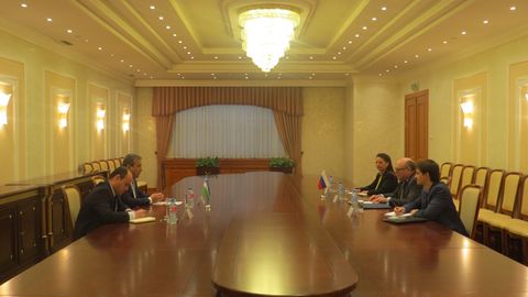 Sodiq Safoyev Oliy Majlis Senatida Rossiya elchisini qabul qildi