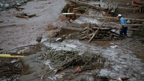 Колумбиядаги сув тошқинлари ва сел келиши оқибатида ҳалок бўлганлар сони 254 кишига етди