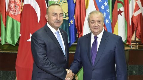 Abdulaziz Komilov Turkiya tashqi ishlar vaziri Mavlud Chavusho‘g‘li bilan uchrashdi