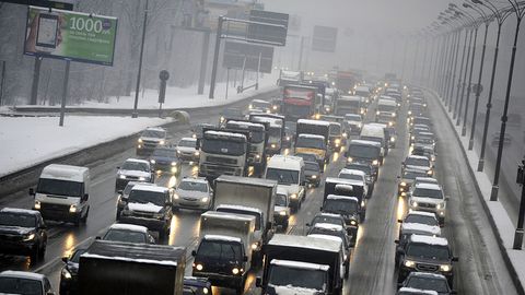 Vnukovoda 10 dan ortiq avtomobilning to‘qnashuvi oqibatida 4 kishi jabrlandi