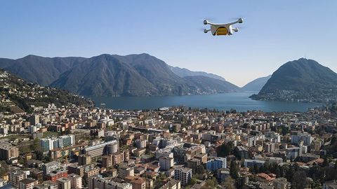 Швейцарияда касалхоналарга қон етказиб беришда дронлардан фойдалана бошланди