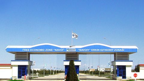 Polsha kompaniyasi “Navoiy” EIZda bir nechta loyihani amalga oshirmoqchi