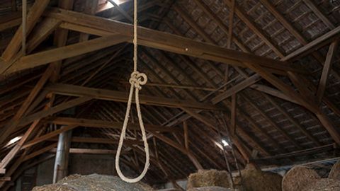 Иуда ролини ўйнаган актёр Мексикадаги пасха спектакли вақтида тасодифан ўзини осиб қўйди