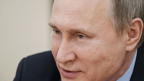 Тадбиркорлар билан учрашувда Путинга тузланган бодринг келтиришди