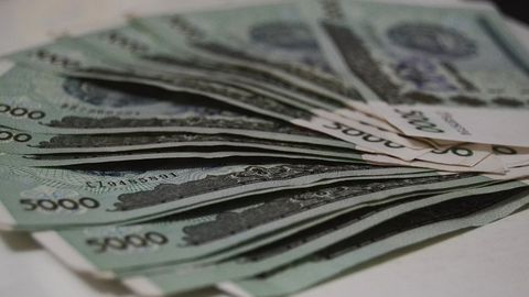 Sirdaryoda militsiya ofitseri jinoyatchini jazolamaslik evaziga 50 litr benzin va telefoni hisobiga 12 ming so‘m tushirishni talab qildi