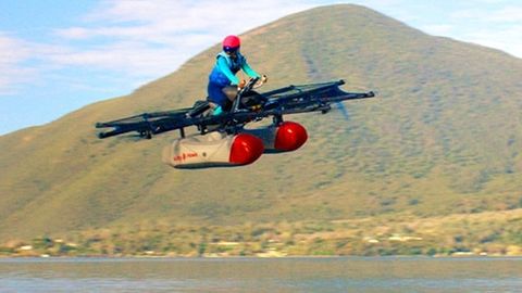 Google asoschilaridan biri “uchar avtomobil”ni taqdim etdi (video)