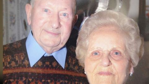 Британиялик эр-хотин биргаликда 77 йил яшаб, бир кунда вафот этди
