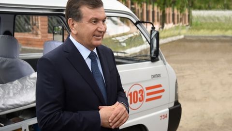 Шавкат Мирзиёев Яшнобод туманида ўтказган йиғилишда аҳолига зарур шароитлар яратишга алоҳида эътибор қаратилди