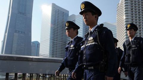 Японияда қиймати 5,4 млн долларга тенг олтин қуймалар туркумини ўғирлашда гумон қилинган гуруҳ қўлга олинди