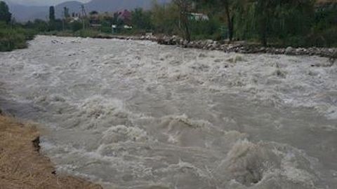 Qirg‘iziston janubidagi tog‘ daryolarida suv sathining ko‘tarilishi tufayli favqulodda holat tartibi e’lon qilindi
