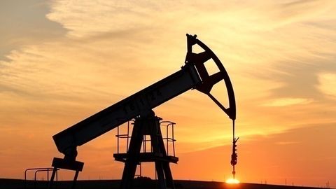 Россия ва Саудия Арабистони нефть қазиб олишни қисқартириш бўйича келишувини узайтиришга тайёрлиги билдирилди