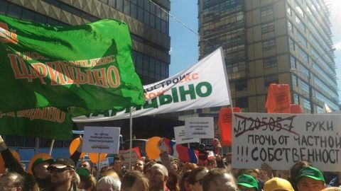 Moskvada besh qavatlik uylarni buzish dasturiga qarshi namoyish boshlandi