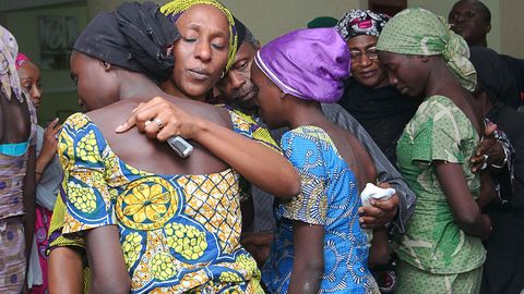 Нигерияда «Боко ҳарам» тутқунидан 82 нафар ўқувчи қиз қутқарилди