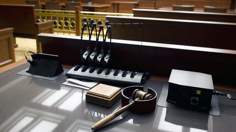 Shveysariyada sud izohga “layk” bosgan Facebook foydalanuvchisini jarimaga tortdi