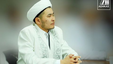 Qozog‘istonda imom masjid farroshiga avtomobil sovg‘a qildi