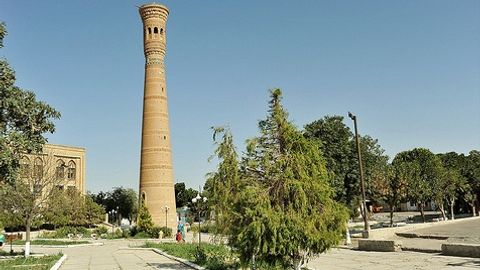 Deputat va senatorlar Vobkent tumanida islohotlarning borishini o‘rgandi