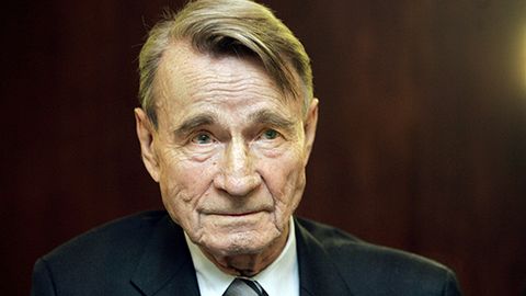 Finlyandiyaning sobiq prezidenti Mauno Koyvisto 93 yoshida Xelsinkida olamdan o‘tdi