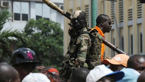 OAV: Kot-d’Ivuarning ikki yirik shahrida kuchli otishma ovozlari eshitilmoqda