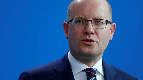 Чехия бош вазири ҳукумат истеъфога тайёрланаётганини маълум қилди