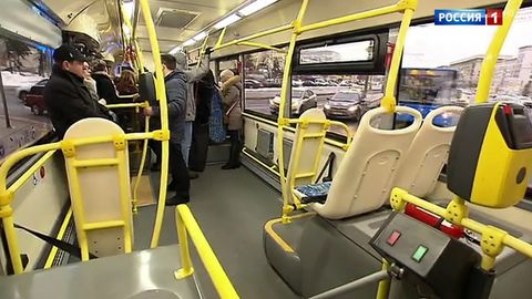 Барнаулда кекса аёлга жой беришдан бош тортган автобус йўловчиси ўлдирилди
