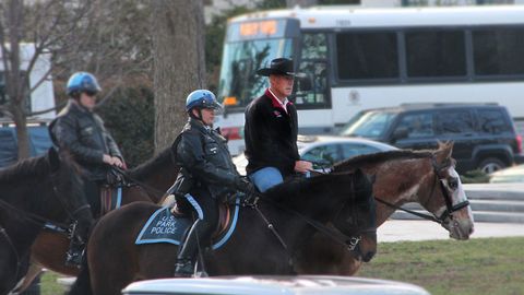 AQSh IIV 200 dan ortiq maslahat kengashlari ishini to‘xtatib qo‘ydi