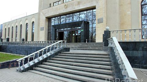 Ўзбекистон ҳукумати фонд биржасида акцияларни оммавий таклифини ўтказишни ташкил этишга қарор қилди