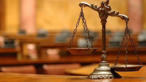 Singapur sudi jismoniy jazoni qamoq muddati bilan majburiy almashtirishni rad etdi