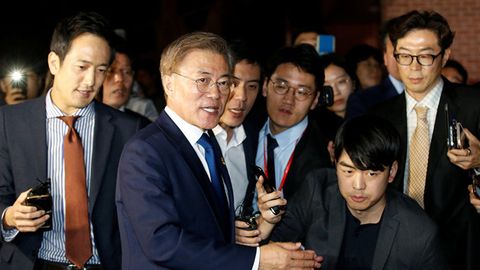 Janubiy Koreya bosh vaziri lavozimiga sobiq gubernator Li Nak Yon tayinlandi