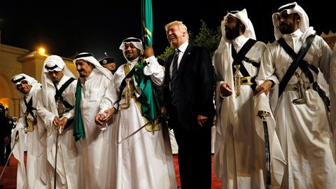 G‘alati raqslar: Obama, Tramp va Medvedev o‘yinga qanday tushadi?