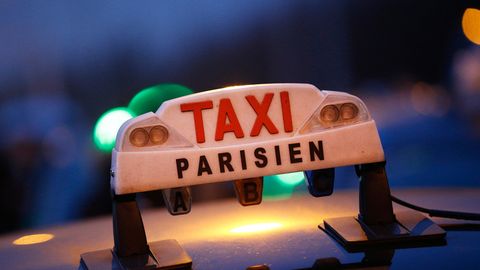 Parij taksisida 1,5 million yevroga baholangan kartina unutib qoldirildi