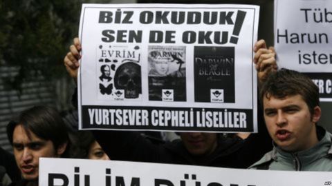 Turkiya maktablarida evolyutsiya ta’limotining o‘qitilishi taqiqlanadi