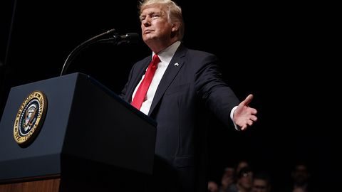 Трамп Куба ҳукуматидан санкциялар олиниши шартларини маълум қилди