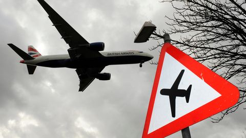 AQSh yangi xavfsizlik choralariga bo‘ysunmagan aviakompaniyalarga mamlakat hududiga kirishni man etadi