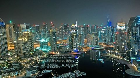 BAA amirliklarda oila qurgan Qatar fuqarolariga mamlakatni tark etmaslikka ruxsat berdi