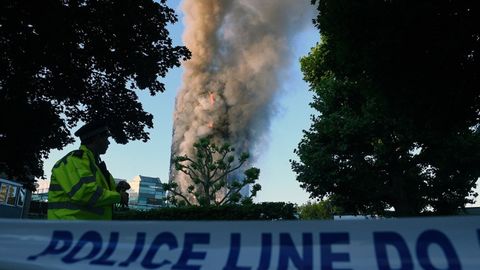 Britaniya hukumati Londonda yonib ketgan ko‘p qavatli uyda yashovchilarga 5 million funt ajratadi