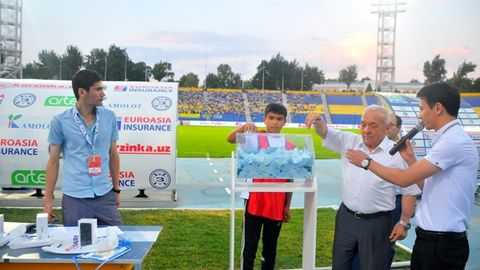 «Пахтакор» стадионидаги Damas аёл кишига, iPhone смартфонлари эркакларга насиб қилди