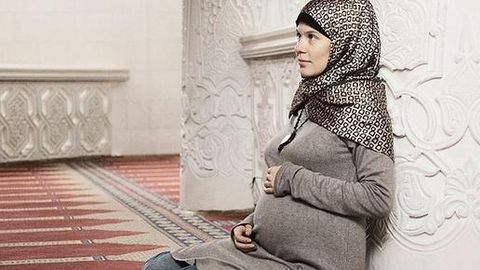 Ҳомиладор аёл рўзани қодир бўлганича тутса бўладими?