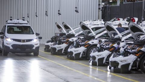 GM Chevrolet Bolt avtonom elektromobillari sonini uch barobar ko‘paytirdi