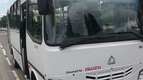 Kislovodsk ko‘chalarida O‘zbekistondan keltirilgan yangi avtobus harakatlanmoqda