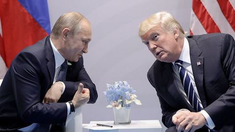 Мелания Трамп эрининг Путин билан учрашувнини тўхтатишга уринди. Бироқ президентлар учрашувни тўхтатишни истамаган