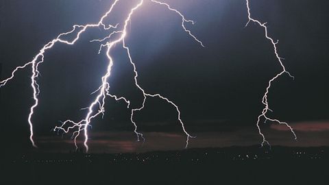 Hindistonda 14 kishi yashin zarbidan halok bo‘ldi