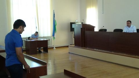 «Москва — Бухоро» рейси билан учиб келган фуқаро телефонидан 596 дона беҳаё видео топилди