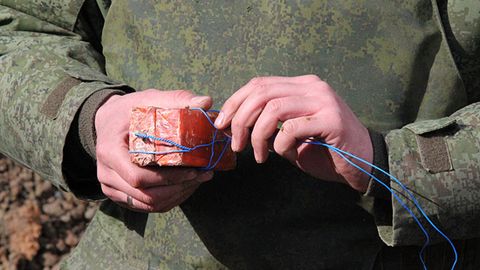 Россиялик ҳарбийлар Тожикистонда сел оқибатларини бартараф этиш учун 100 кг тротил портлатди